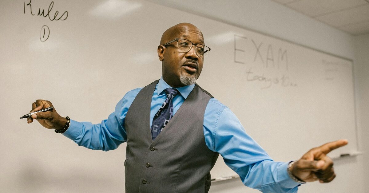 10 Best Ways Interaction Differs in Online Vs On-Campus Classes