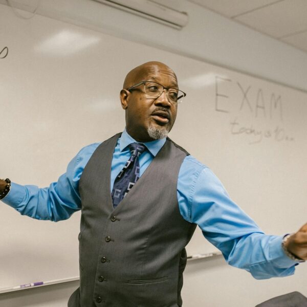 10 Best Ways Interaction Differs in Online Vs On-Campus Classes