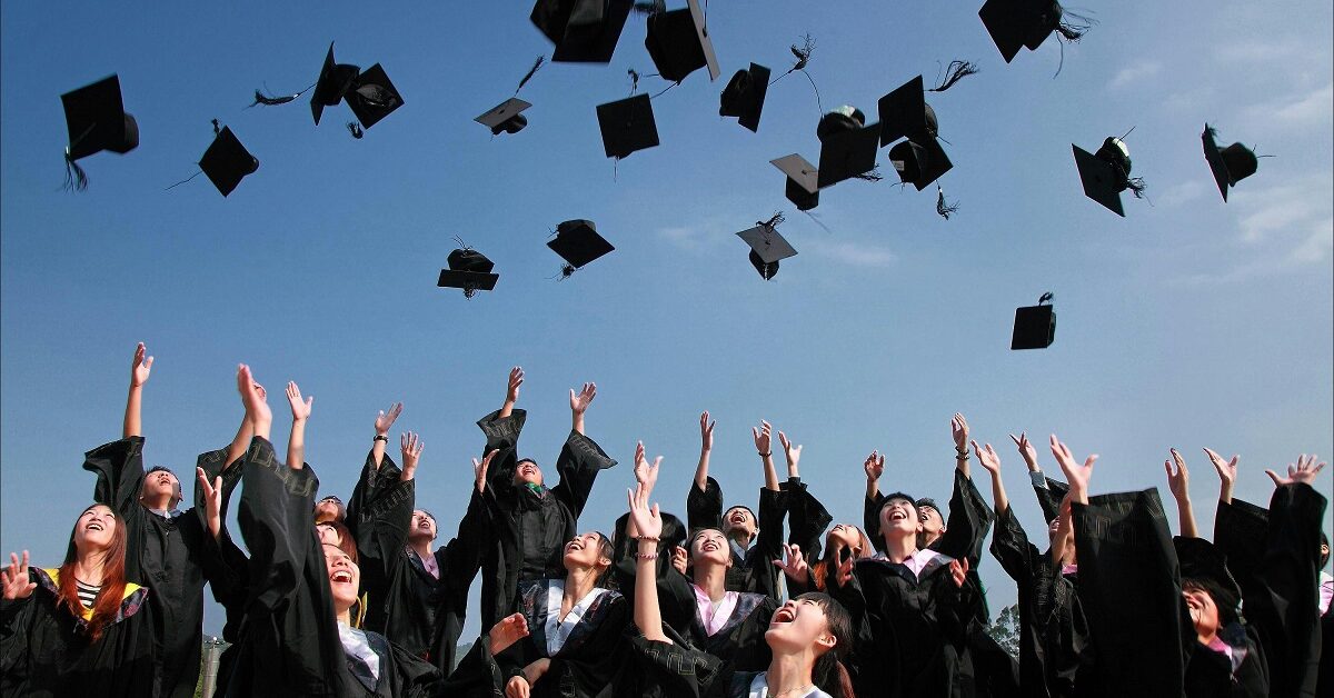 How to Meet Associate Degree Admission Requirements