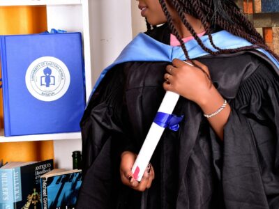 Top 7 Grants for Associate Degree Students