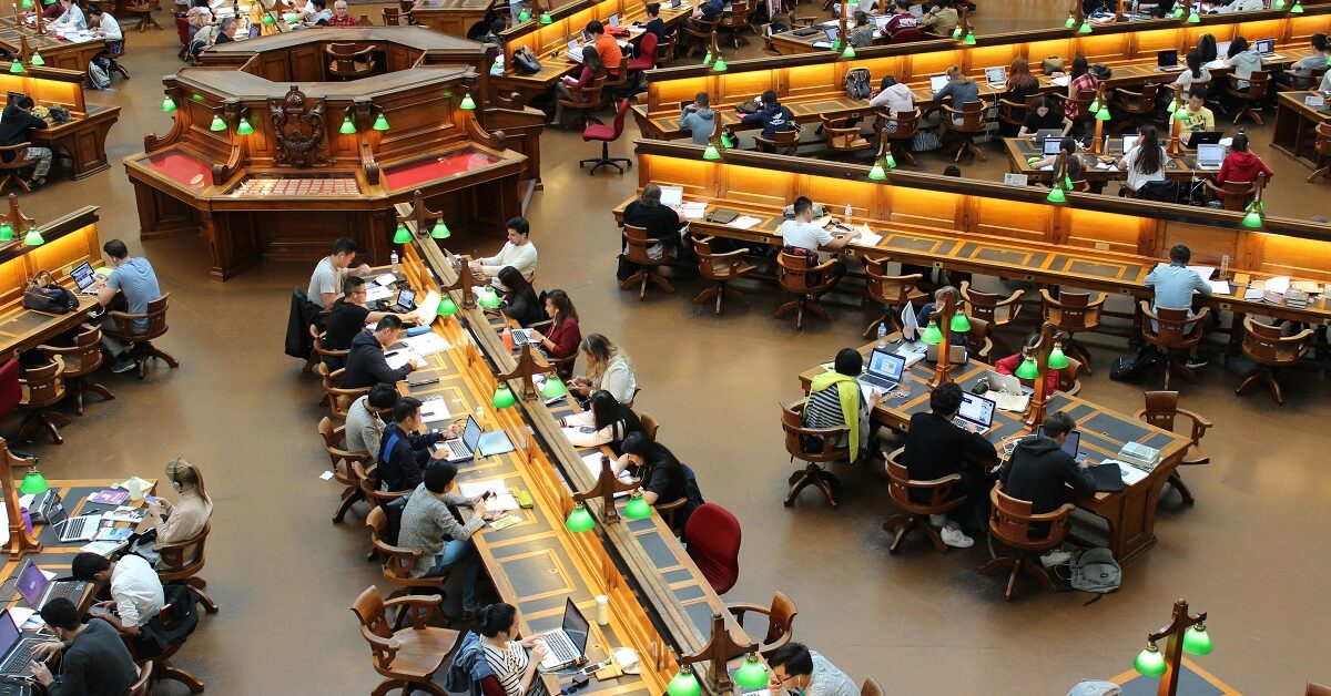 What Are the Aid Options for Grad Students