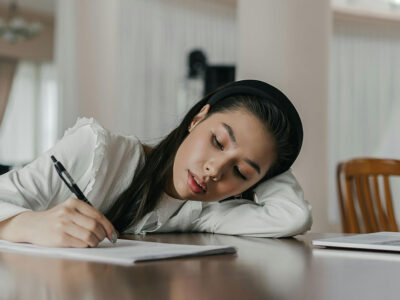 What Strategies Help College Students Thrive Online?