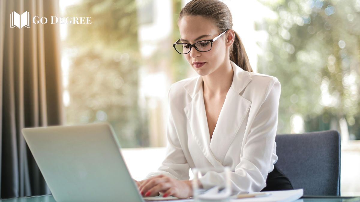 Employer Insights From Reddit on Online Degree
